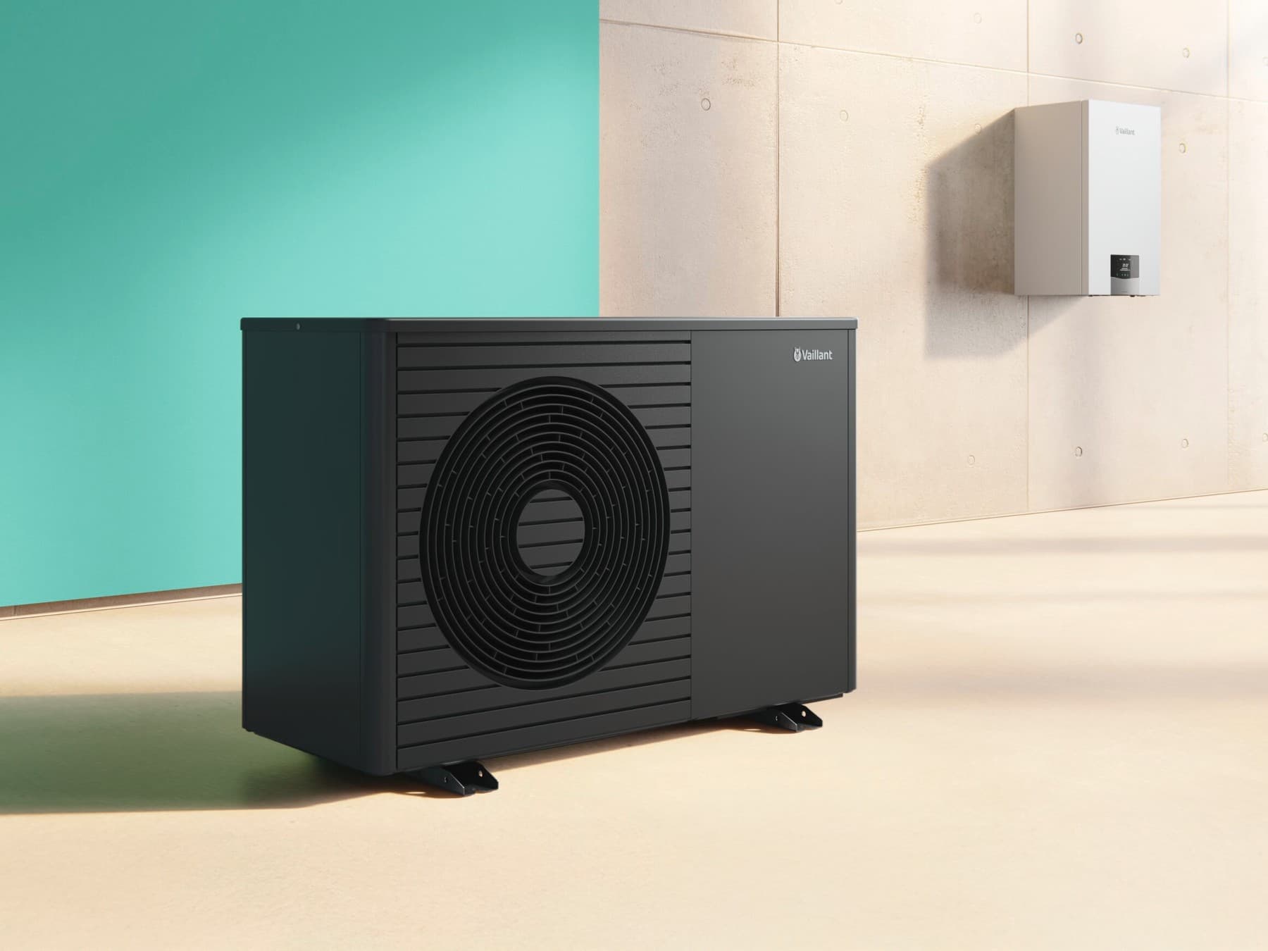 Sistema ibrido Vaillant con unità esterna di pompa di calore e caldaia a condensazione murale