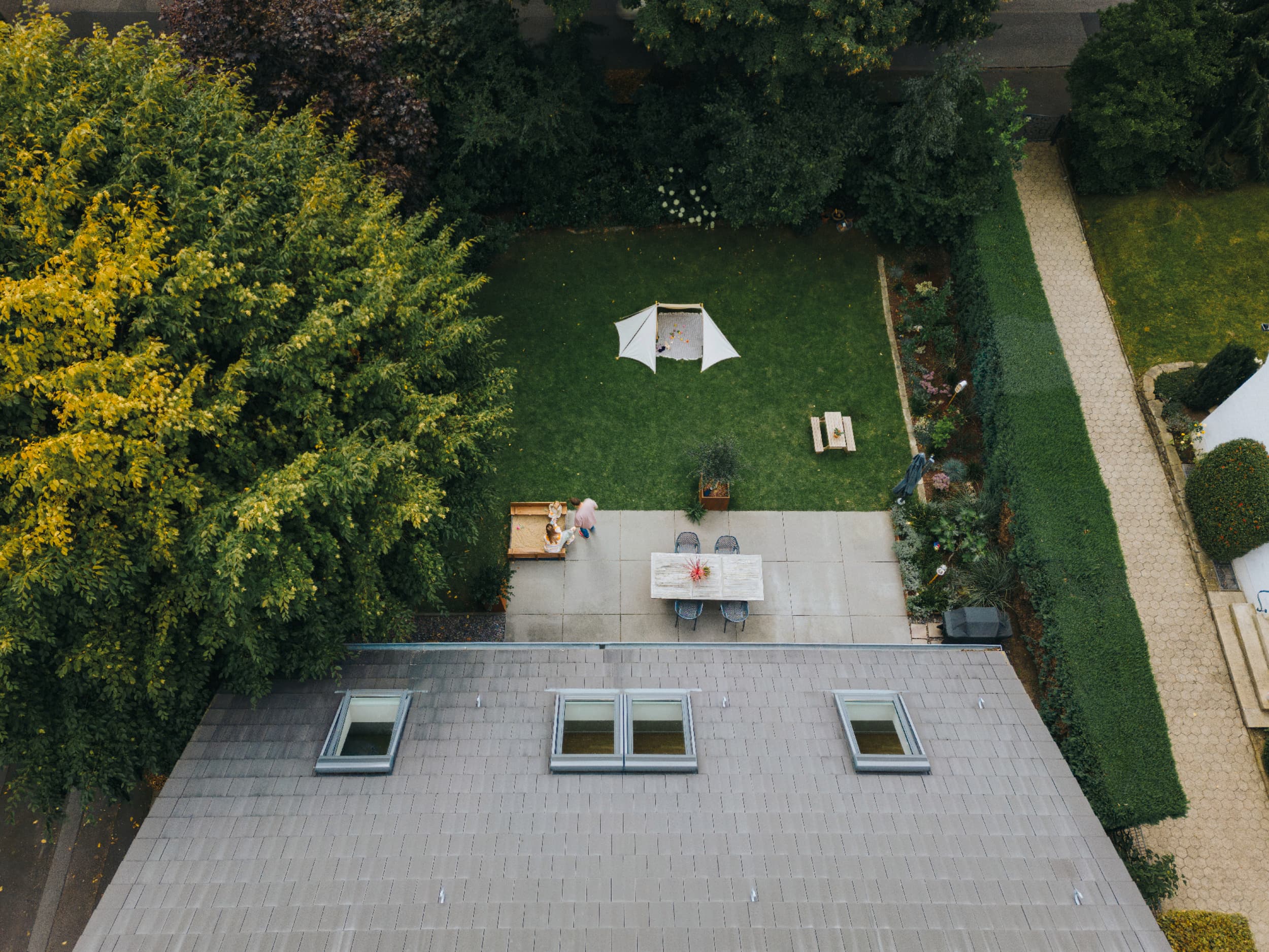 Una vista a volo d'uccello di un giardino