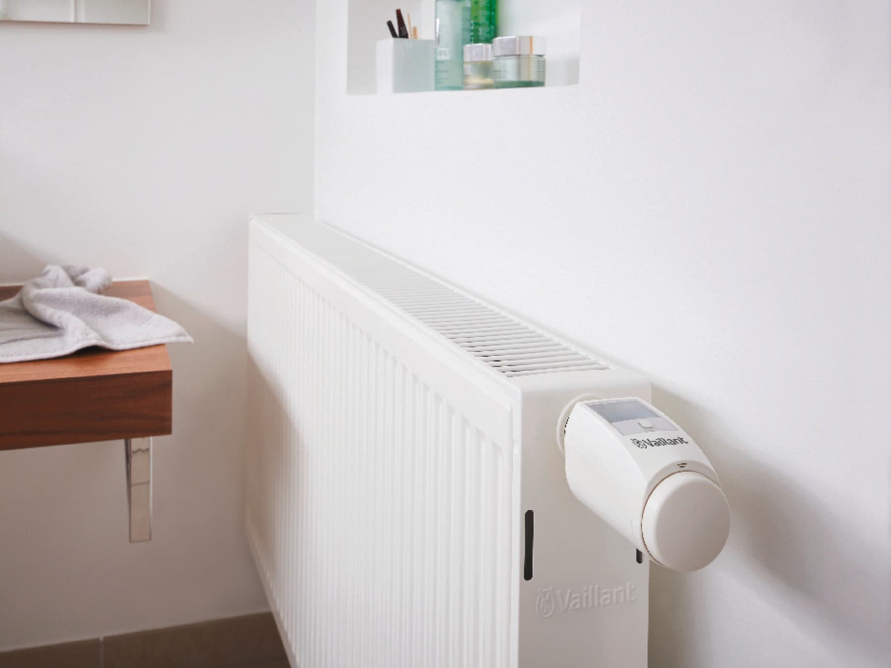 Termosifone posizionato in bagno.